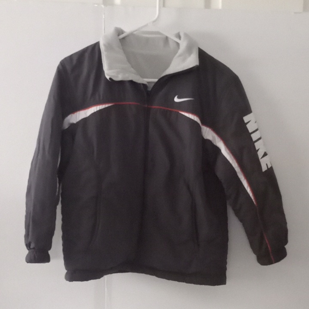 Boys Classic Nike Puffer Jacket - Medium (10/12)